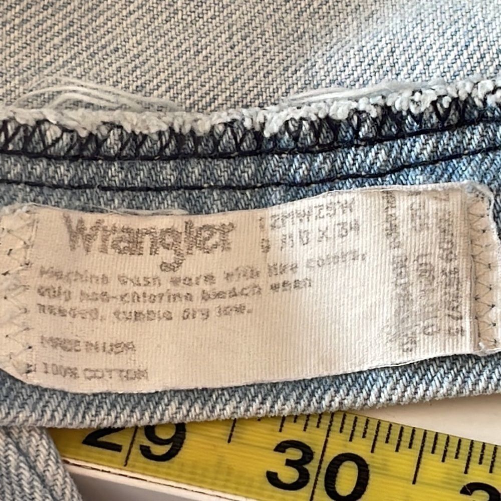 Vintage Wrangler highrise Jeans from Urban Renewal - Picture 7 of 12